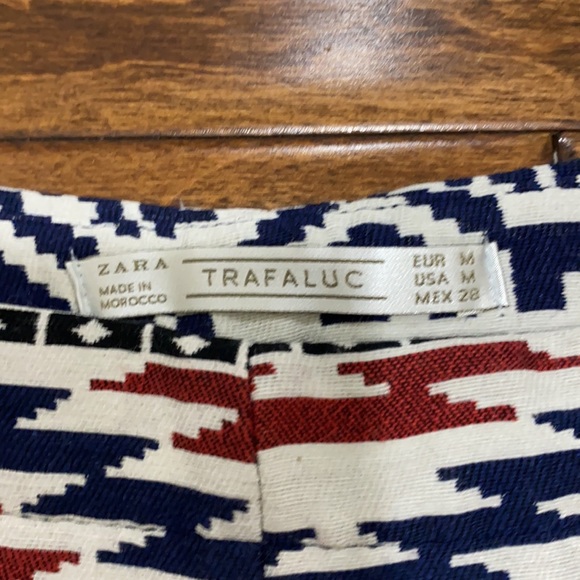 Zara tribal shorts with side invisible zipper - Picture 3 of 3